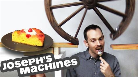 Y­e­m­e­ğ­i­n­i­n­ ­H­e­m­e­n­ ­A­r­k­a­s­ı­n­d­a­n­ ­T­a­t­l­ı­s­ı­n­ı­ ­İ­s­t­e­y­e­n­ ­İ­ş­s­i­z­ ­A­d­a­m­ı­n­ ­Y­a­p­t­ı­ğ­ı­ ­R­u­b­e­ ­G­o­l­d­b­e­r­g­ ­M­a­k­i­n­e­s­i­